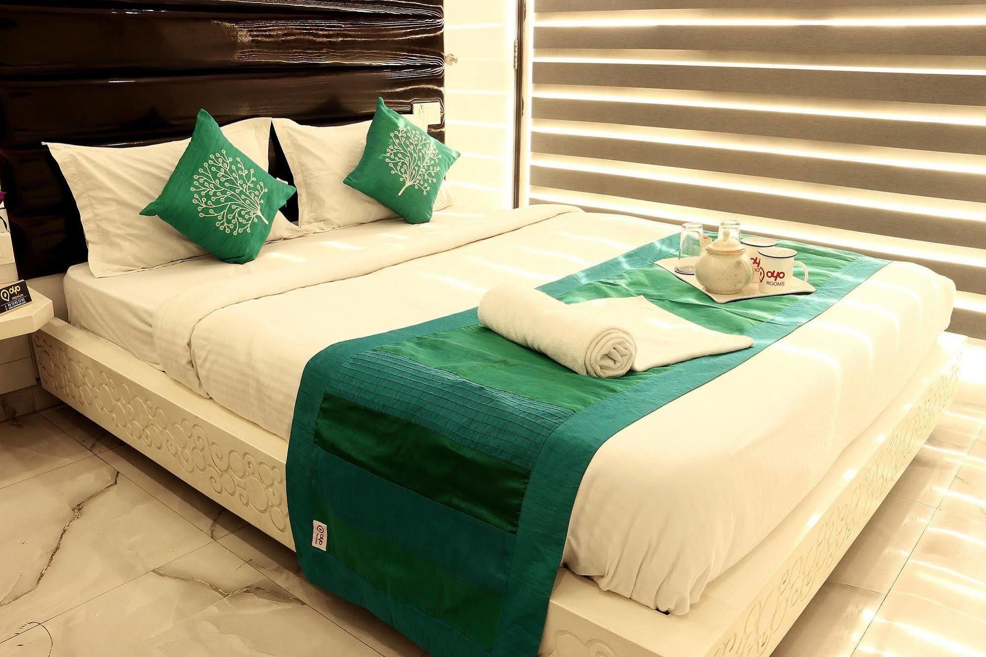 Hiland Inn Kolkata Ngoại thất bức ảnh