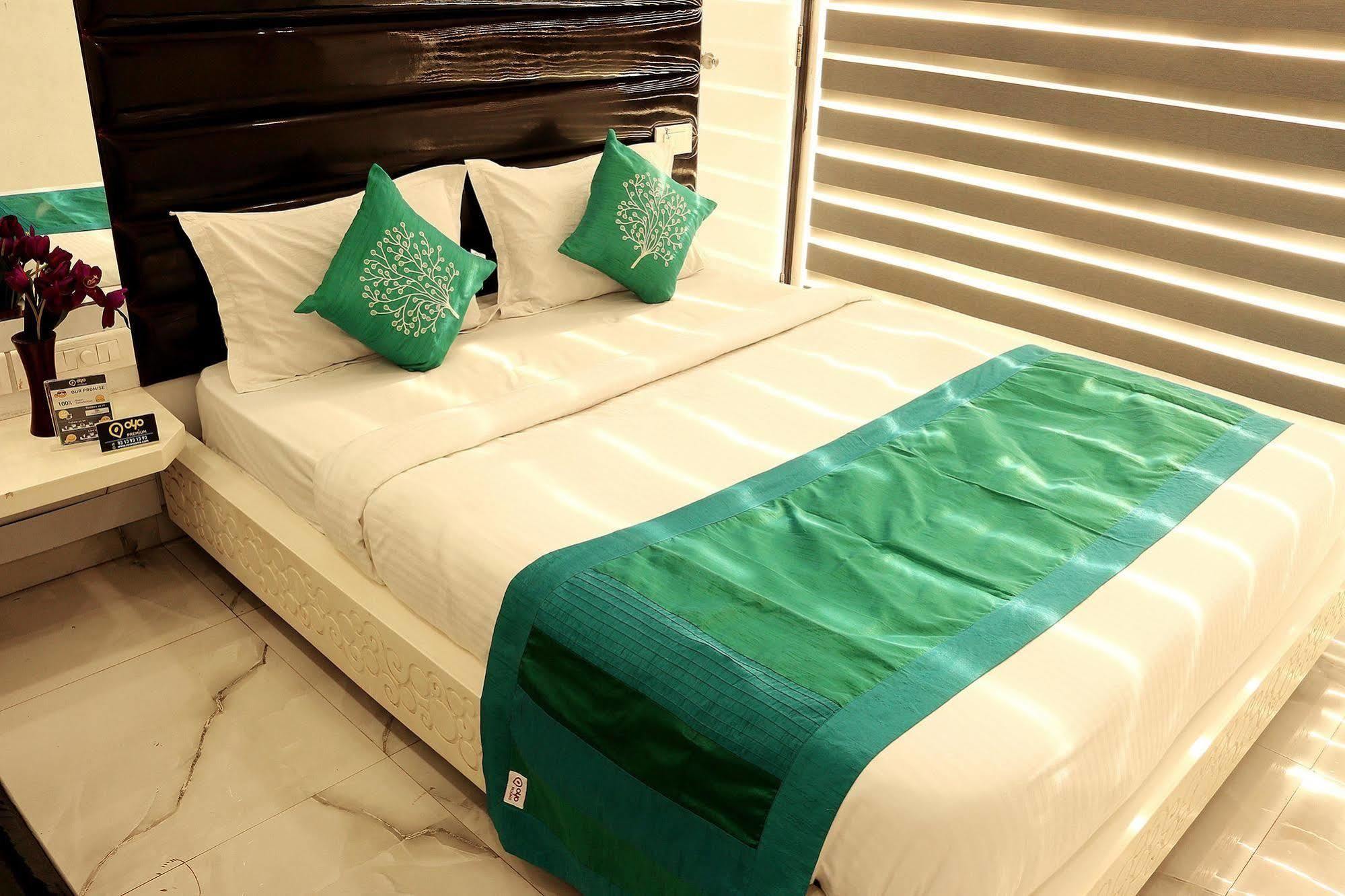 Hiland Inn Kolkata Ngoại thất bức ảnh